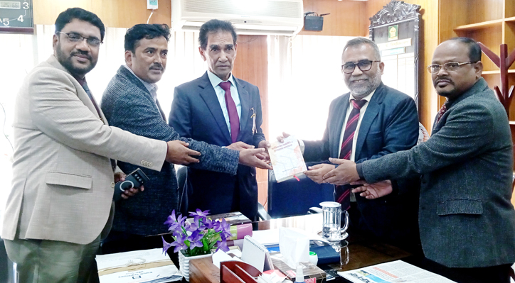 ইবি ভিসির সাথে অধ্যক্ষ সোহরাব উদ্দিনের সৌজন্য সাক্ষাৎ ও মতবিনিময়