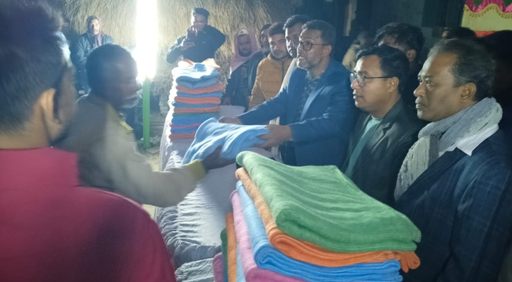 কুষ্টিয়া জেলা কৃষকদলের উদ্যোগে কৃষক সমাবেশ ও অসহায়দের মাঝে কম্বল বিতরণ