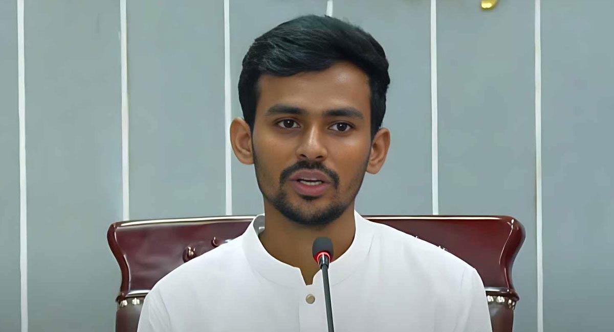 অন্তর্বর্তী সরকারের যুব ও ক্রীড়া এবং শ্রম ও কর্মসংস্থান বিষয়ক উপদেষ্টা আসিফ মাহমুদ সজীব ভূঁইয়া। ছবি: সংগৃহীত