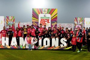 লঞ্চে নয়, চাটার্ড ফ্লাইটে ট্রপি যাচ্ছে বরিশাল