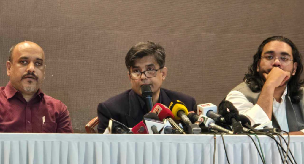 সন্ধ্যা থেকে কাজ শুরু করবে ‘সেন্ট্রাল কম্যান্ড সেন্টার’: শফিকুল আলম 2 173910279067a89a46ab59b সন্ধ্যা থেকে কাজ শুরু করবে ‘সেন্ট্রাল কম্যান্ড সেন্টার’: শফিকুল আলম