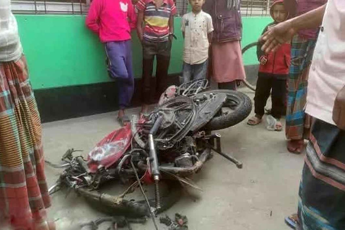 লালমনিরহাটে বাস-মোটরসাইকেল সংঘর্ষ, চাচা-ভাতিজি নিহত