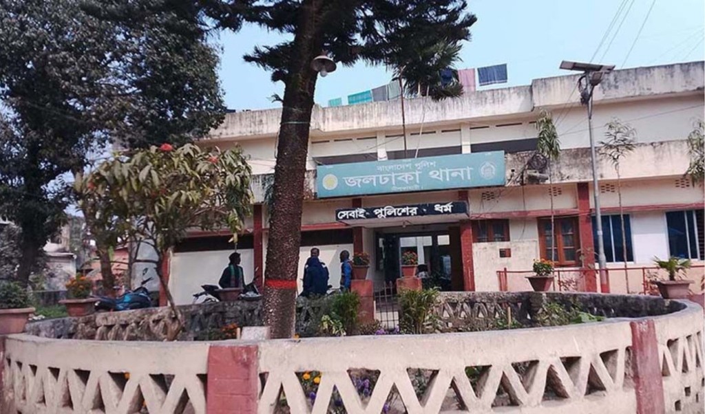 পরকীয়ায় আসক্ত স্বামী, পিটিয়ে হত্যা করলেন স্ত্রীকে 2 NILPAMARI 1740500757 পরকীয়ায় আসক্ত স্বামী, পিটিয়ে হত্যা করলেন স্ত্রীকে