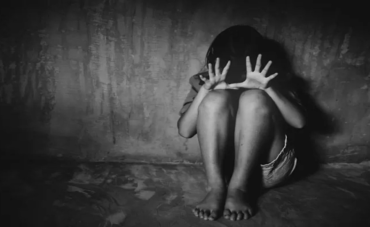 রংপুরে শহীদদের শ্রদ্ধা জানাতে ফুল কুড়াতে যাওয়া চতুর্থ শ্রেণির শিক্ষার্থীকে ধ’র্ষণ