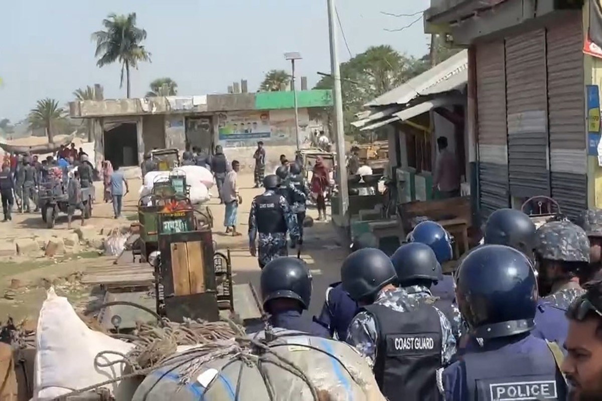 হাতিয়ায় লঞ্চ ঘাটের দখল নিয়ে বিএনপির দুপক্ষের সংঘর্ষ, আহত ১০