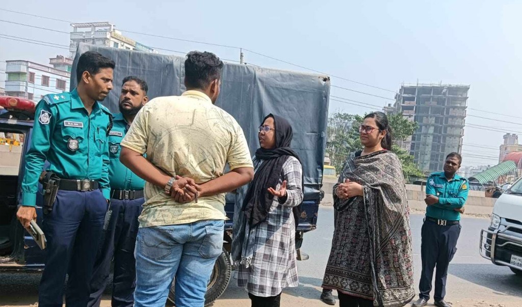 পরিবেশ অধিদপ্তরের অভিযানে ১৮ কোটি টাকার বেশি জরিমানা আদায়; ৩৮৪ টি ইটভাটা বন্ধ 2 Untitled 1 1740673772 পরিবেশ অধিদপ্তরের অভিযানে ১৮ কোটি টাকার বেশি জরিমানা আদায়; ৩৮৪ টি ইটভাটা বন্ধ