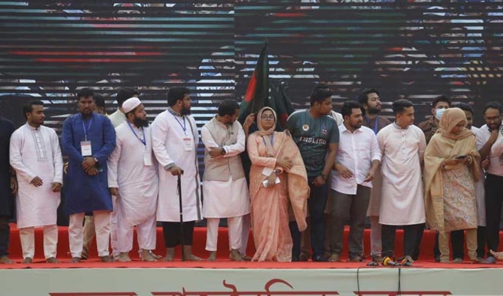 জাতীয় নাগরিক পার্টির মঞ্চে জুলাই অভ্যুত্থানের নায়করা 2 Untitled 1 1740744827 জাতীয় নাগরিক পার্টির মঞ্চে জুলাই অভ্যুত্থানের নায়করা