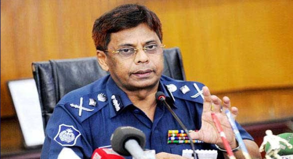 সাবেক আইজিপি শহিদুলের ‘২ বস্তা’ গোপন নথি উদ্ধার করেছে দুদক 4 Untitled 2 Recovered 1739954893 সাবেক আইজিপি শহিদুলের ‘২ বস্তা’ গোপন নথি উদ্ধার করেছে দুদক