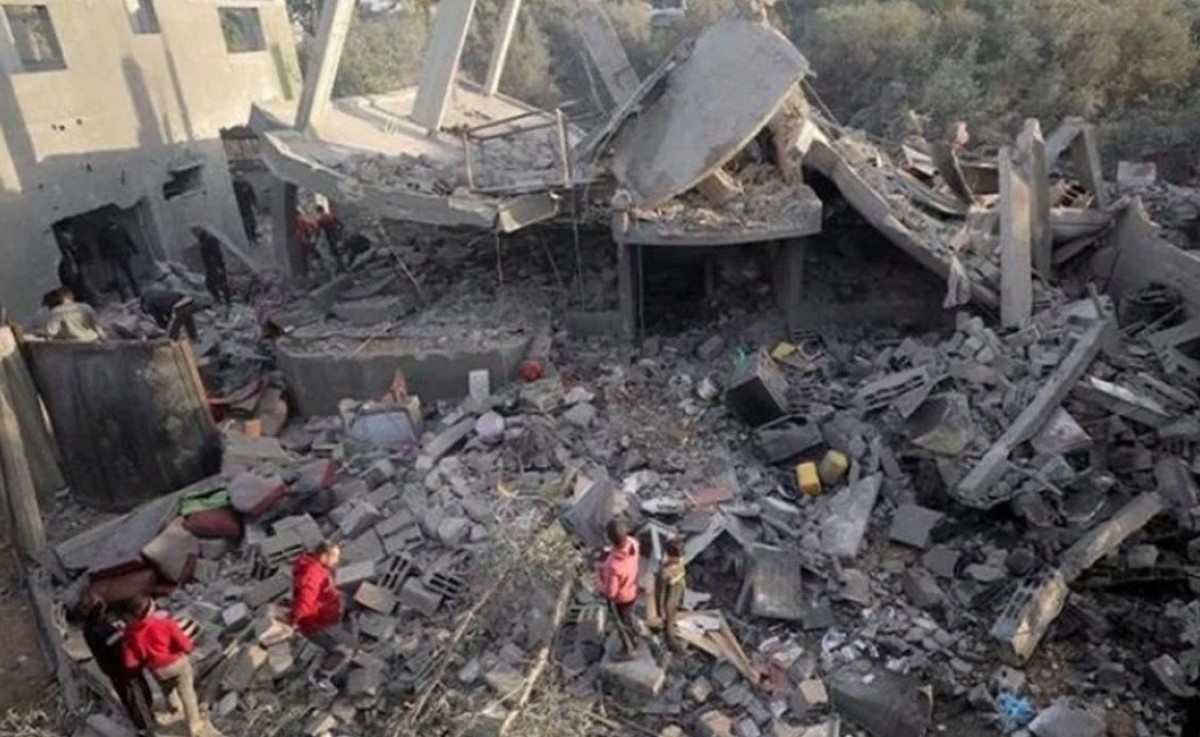 গাজায় ধ্বংসস্তূপে মিললো আরও সাত জনের লাশ