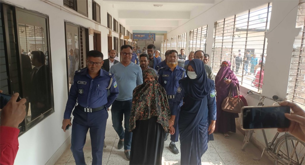 স্বামীকে গলা কেটে হত্যা: স্ত্রী ও প্রেমিককে আমৃত্যু কারাদণ্ড 2 Untitled 8 1739185435 স্বামীকে গলা কেটে হত্যা: স্ত্রী ও প্রেমিককে আমৃত্যু কারাদণ্ড