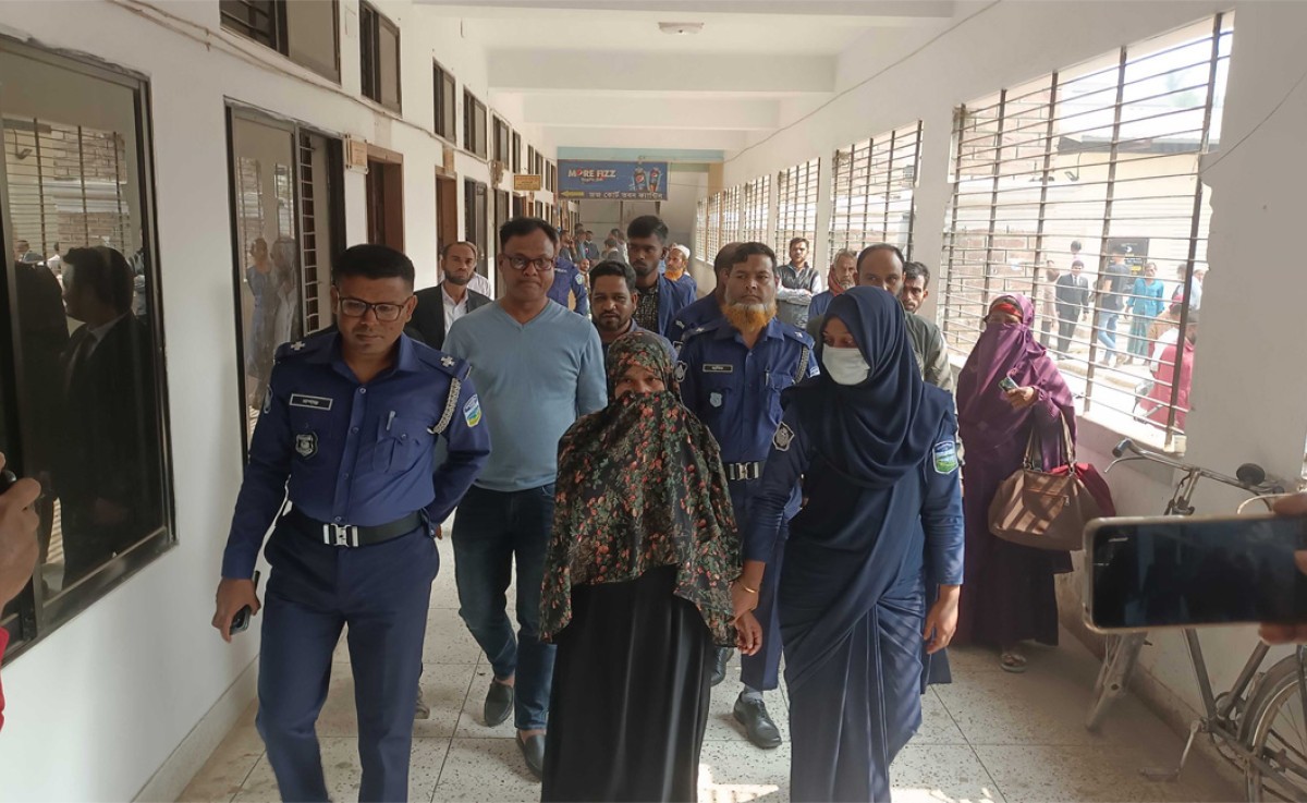 স্বামীকে গলা কেটে হত্যা:  স্ত্রী ও প্রেমিককে আমৃত্যু কারাদণ্ড