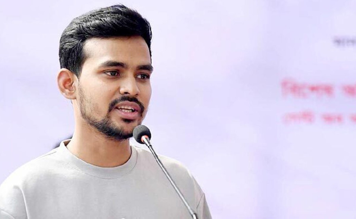 জুলাই গণঅভ্যুত্থানের ইতিহাস বিকৃত করবেন না: কাদের উদ্দেশে বললেন আসিফ মাহমুদ?