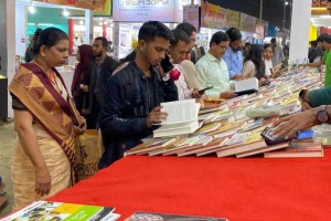 বইমেলার নবম দিনে ভিড় ছিল কম, নতুন বই এসেছে ৯৭টি