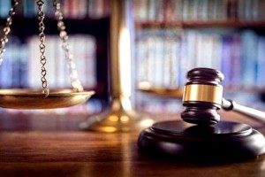 ব্যবসায়ীর মাথায় পিস্তল ঠেকিয়ে এসআইয়ের চাঁদা দাবি, মামলা