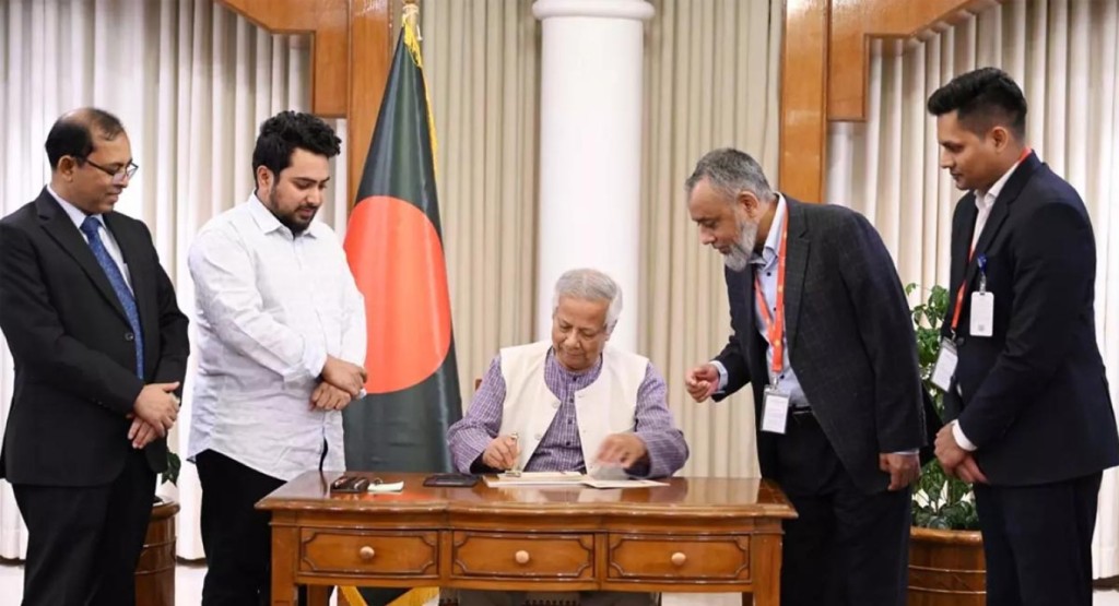 জুলাই গণঅভ্যুত্থানে নারীদের অংশগ্রহণের স্মৃতিকে চিত্রায়িত করে ডাকটিকিট, খাম, সিলমোহর প্রকাশ 2 dakticket 1739160877 জুলাই গণঅভ্যুত্থানে নারীদের অংশগ্রহণের স্মৃতিকে চিত্রায়িত করে ডাকটিকিট, খাম, সিলমোহর প্রকাশ