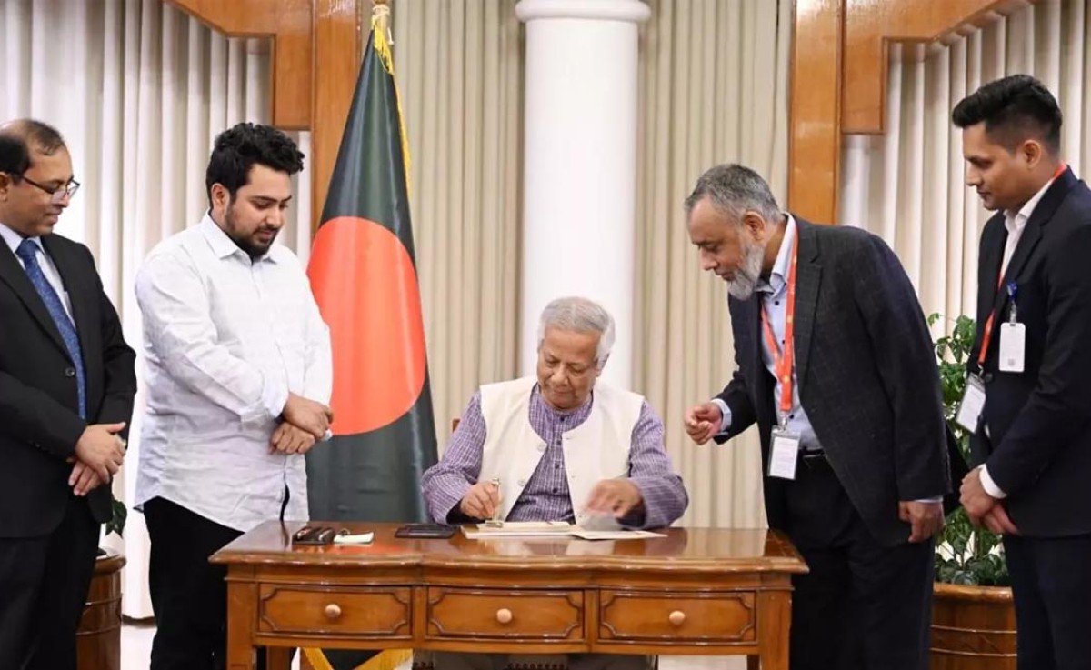 জুলাই গণঅভ্যুত্থানে নারীদের অংশগ্রহণের স্মৃতিকে চিত্রায়িত করে ডাকটিকিট, খাম, সিলমোহর প্রকাশ