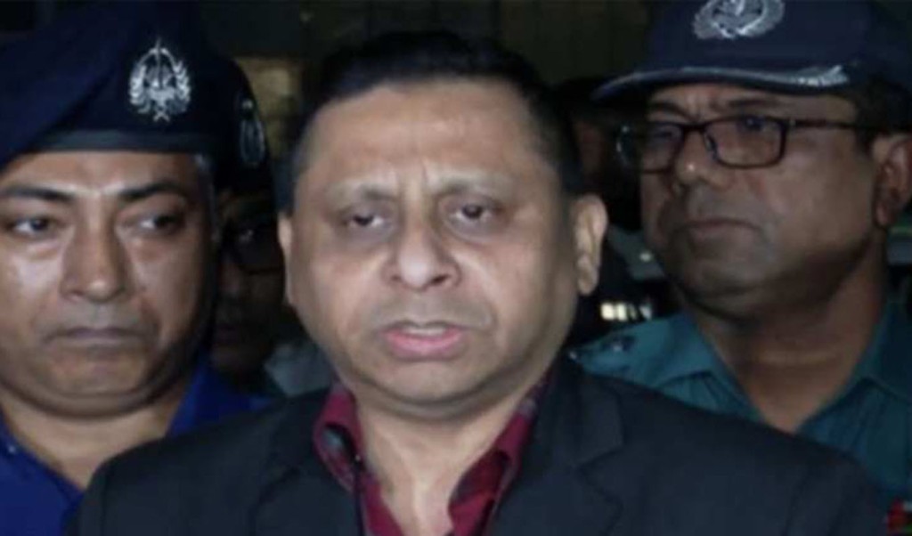 সন্ত্রাসী যেই হোক না কেন আমাদের হাত থেকে রক্ষা পাবে না: ডিবি প্রধান 3 db 1740622997 সন্ত্রাসী যেই হোক না কেন আমাদের হাত থেকে রক্ষা পাবে না: ডিবি প্রধান