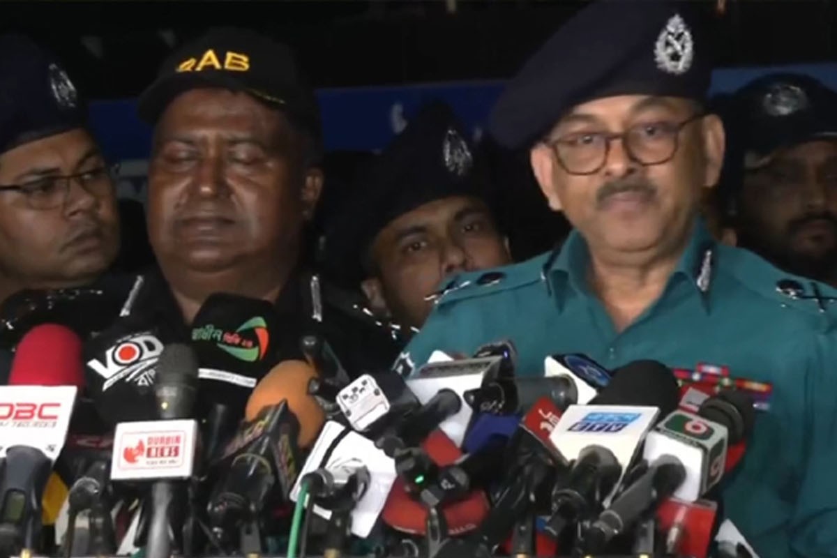 অপরাধ হলে আশপাশের মানুষ প্রতিরোধ না করে মোবাইল বের করে ভিডিও করে: ডিএমপি কমিশনার