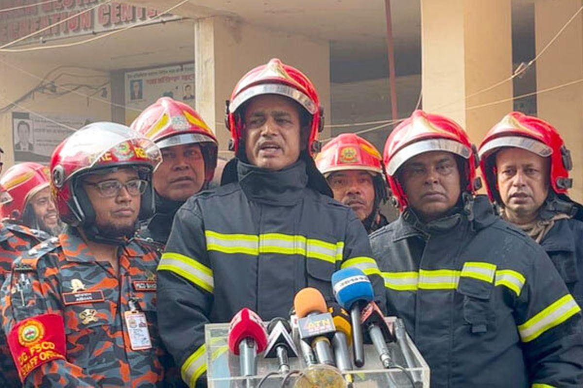 পল্টনের জামান টাওয়ারে আগুনের সূত্রপাত ছয়তলার রেস্টুরেন্ট থেকে: ফায়ার সার্ভিস