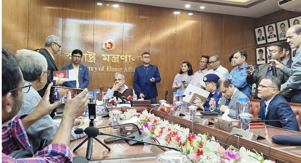বিদেশিরা ১০ মিনিটের মধ্যেই পাবেন অন অ্যারাইভাল ভিসা 3 home 1739428528 বিদেশিরা ১০ মিনিটের মধ্যেই পাবেন অন অ্যারাইভাল ভিসা
