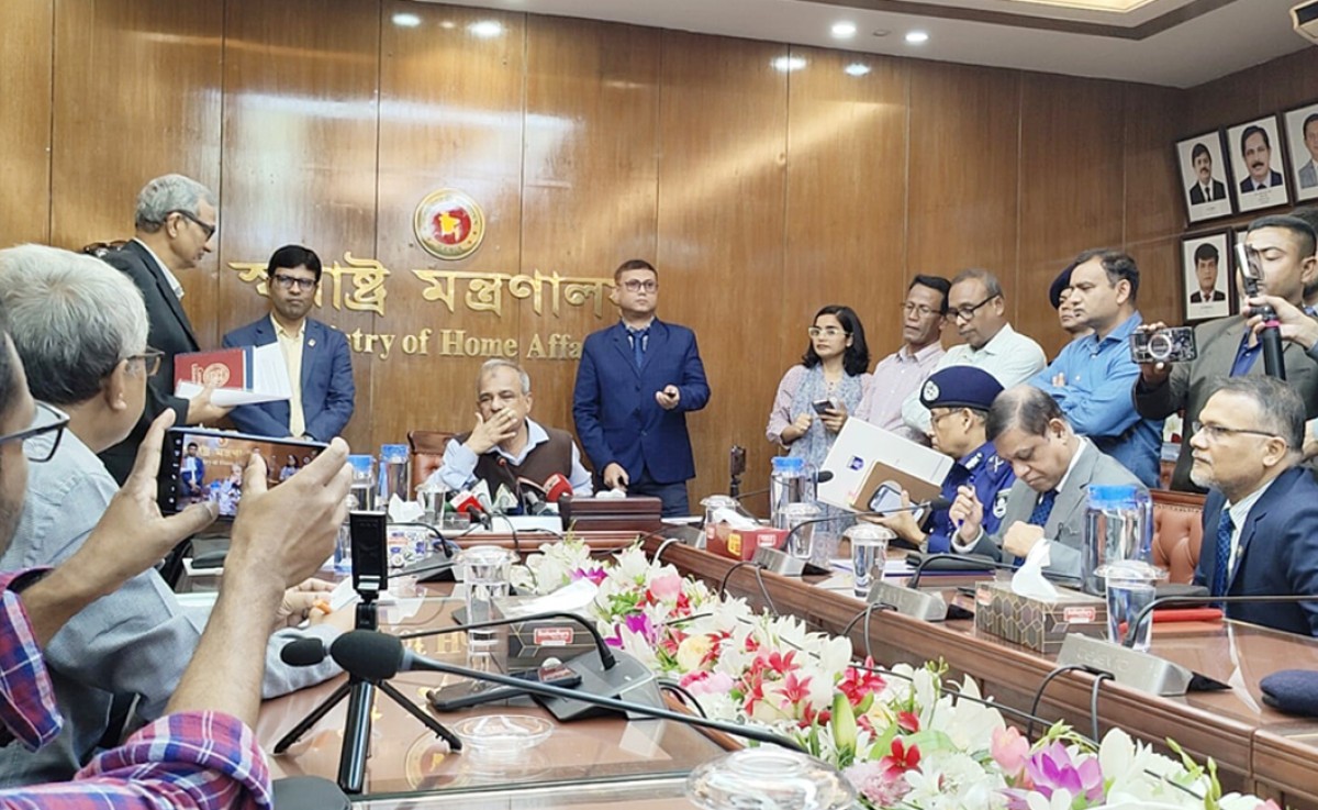 বিদেশিরা ১০ মিনিটের মধ্যেই পাবেন অন অ্যারাইভাল ভিসা