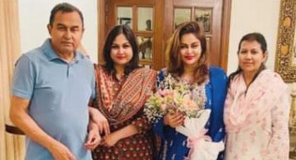 লোটাস কামালের পরিবারের ১৬৫ কোটি টাকা অবৈধ অর্জনে দুদকের চার মামলা 2 image 1200x650 12 1739454226 লোটাস কামালের পরিবারের ১৬৫ কোটি টাকা অবৈধ অর্জনে দুদকের চার মামলা