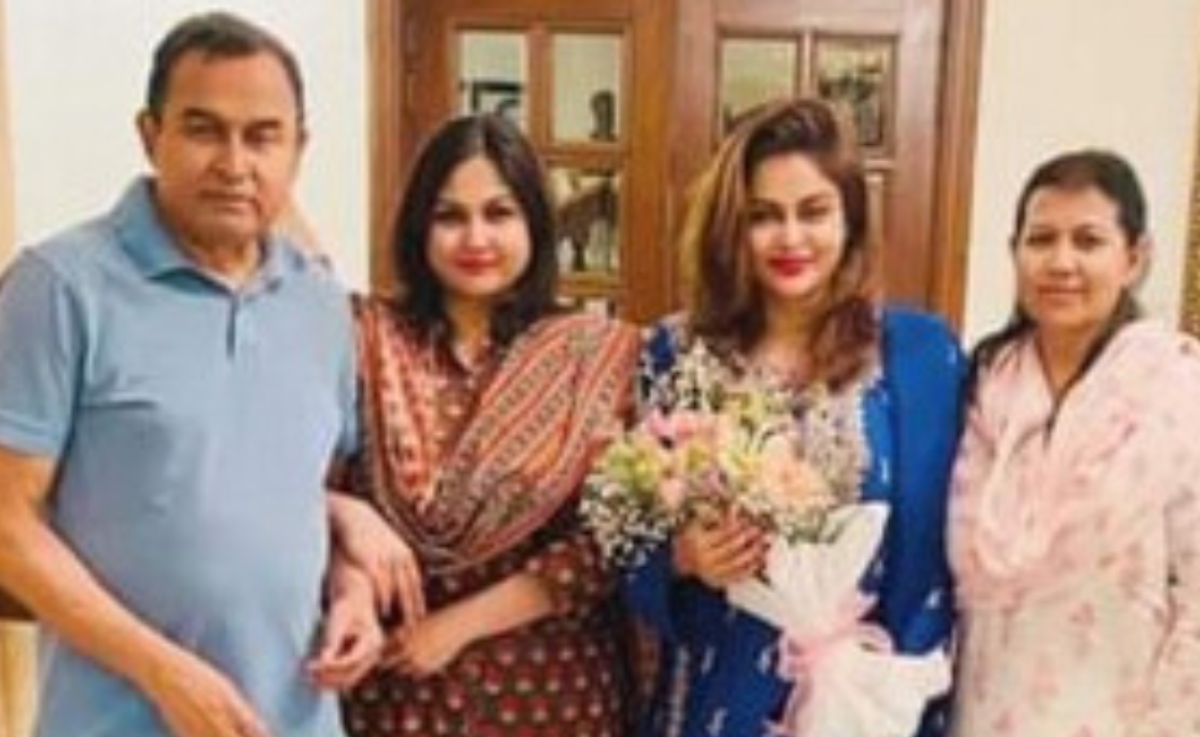 লোটাস কামালের পরিবারের ১৬৫ কোটি টাকা অবৈধ অর্জনে দুদকের চার মামলা