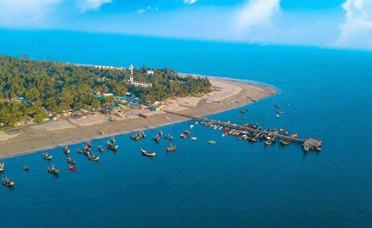 সেন্ট মার্টিনে এক টাকায় মিলবে পাঁচ লিটার সুপেয় পানি