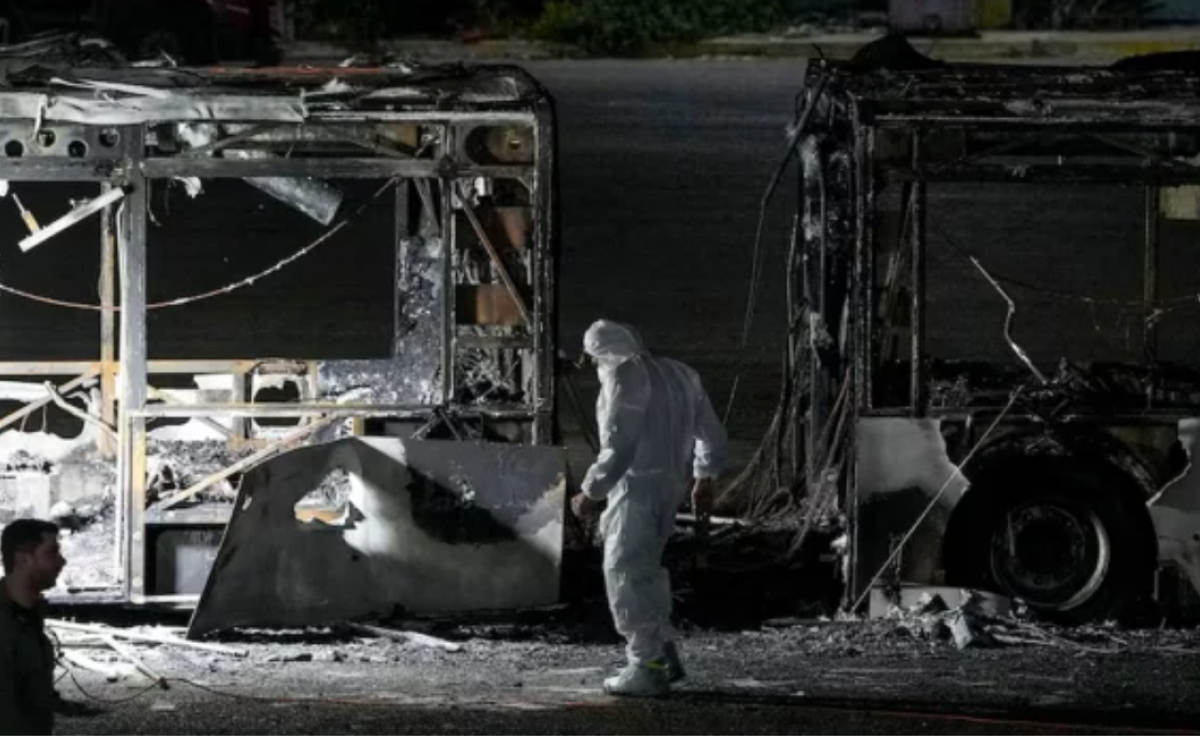 ইসরায়েলে একে একে ৩ বাসে বিস্ফোরণ