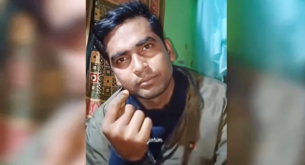 মাদক কারবারির স্ত্রীর ঘরে পুলিশ কর্মকর্তা, স্থানীয়দের উত্তম মধ্যম 2 image 1200x650 9 1739968990 মাদক কারবারির স্ত্রীর ঘরে পুলিশ কর্মকর্তা, স্থানীয়দের উত্তম মধ্যম