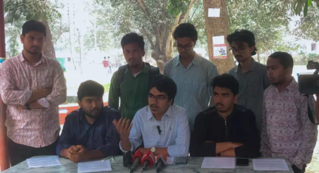 রাষ্ট্রক্ষমতা বিকেন্দ্রীকরণের দাবি রাবি শিক্ষার্থীদের, ২ দিনের আল্টিমেটাম 3 image 1200x650 1740104227 রাষ্ট্রক্ষমতা বিকেন্দ্রীকরণের দাবি রাবি শিক্ষার্থীদের, ২ দিনের আল্টিমেটাম