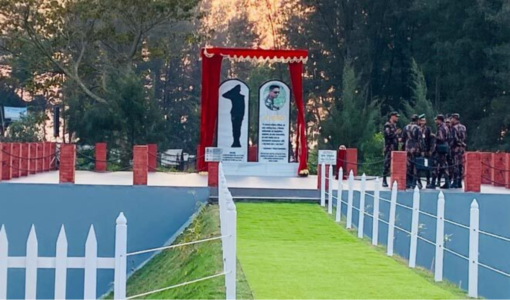কক্সবাজারে ‘সিনহা স্মৃতিফলক’ উদ্বোধন সেনাপ্রধানের 3 image 1360x800 16 1740727476 কক্সবাজারে ‘সিনহা স্মৃতিফলক’ উদ্বোধন সেনাপ্রধানের