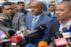 আমাদের ব্যর্থতা আছে, উত্তরণের জন্য প্রচণ্ড তাড়না ও চেষ্টা আছে: আসিফ নজরুল