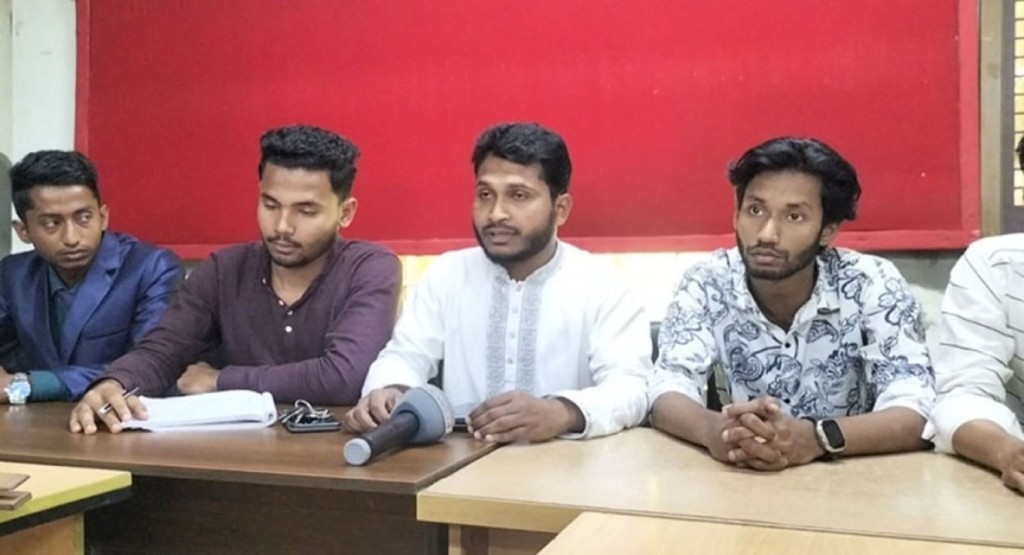 রাতে বৈষম্যবিরোধী ছাত্র আন্দোলনের কমিটি ঘোষণা, সকালেই পদত্যাগ করল ২৮ জন 3 laxmipur 1739787263 রাতে বৈষম্যবিরোধী ছাত্র আন্দোলনের কমিটি ঘোষণা, সকালেই পদত্যাগ করল ২৮ জন