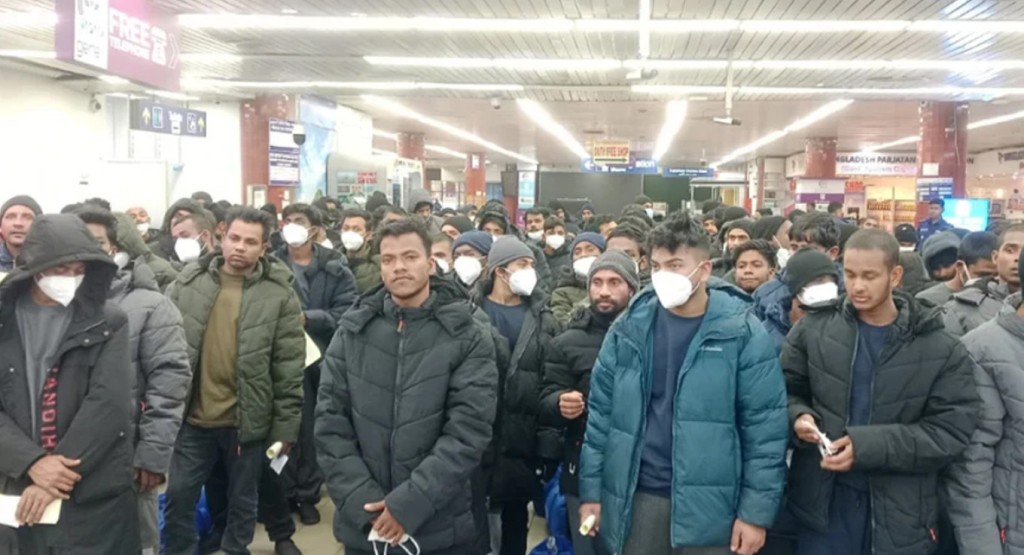দেশে ফিরলেন লিবিয়ায় আটকে থাকা ১৪৫ বাংলাদেশি 3 libia 1739426951 দেশে ফিরলেন লিবিয়ায় আটকে থাকা ১৪৫ বাংলাদেশি