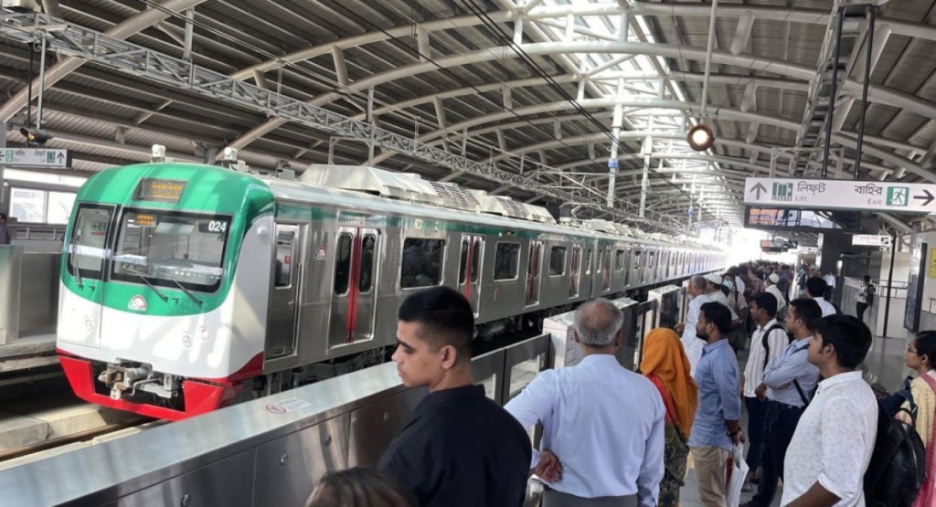 নতুন মাইলফলক স্পর্শ করলো মেট্রোরেল 4 metro 1739589245 নতুন মাইলফলক স্পর্শ করলো মেট্রোরেল