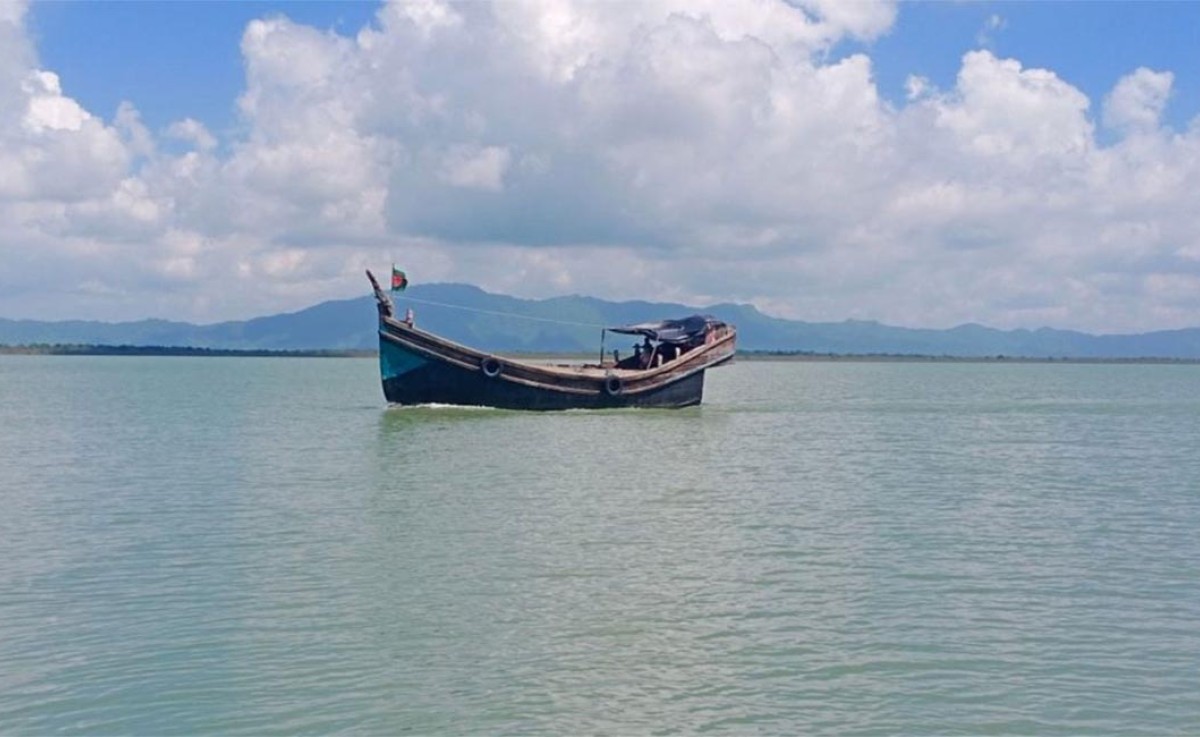 নাফ নদে বোট আটকে দিলো আরাকান আর্মি