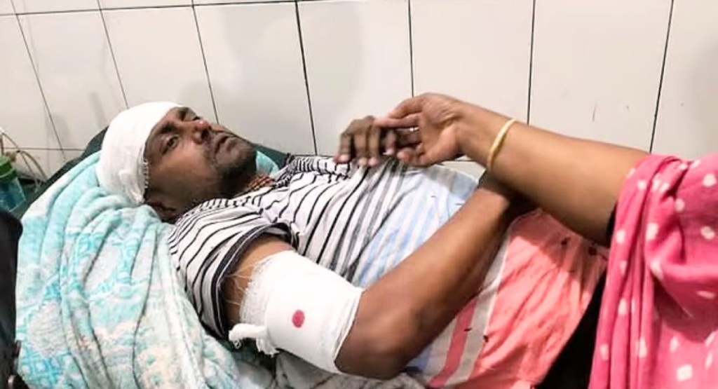 নওগাঁয় ব্যবসায়ীকে পিটিয়ে স্বর্ণালংকার ও টাকা লুট 3 naogoan 1740494239 নওগাঁয় ব্যবসায়ীকে পিটিয়ে স্বর্ণালংকার ও টাকা লুট