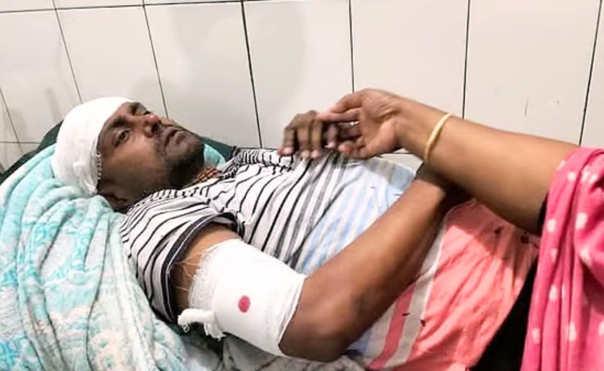 নওগাঁয় ব্যবসায়ীকে পিটিয়ে স্বর্ণালংকার ও টাকা লুট