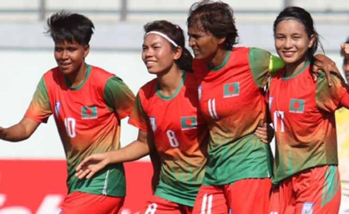 বিদ্রোহ প্রত্যাহার নারী ফুটবলারদের