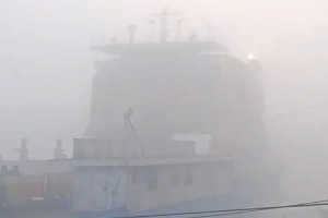 দৌলতদিয়া-পাটুরিয়ায় নৌরুটে ফেরি চলাচল বন্ধ