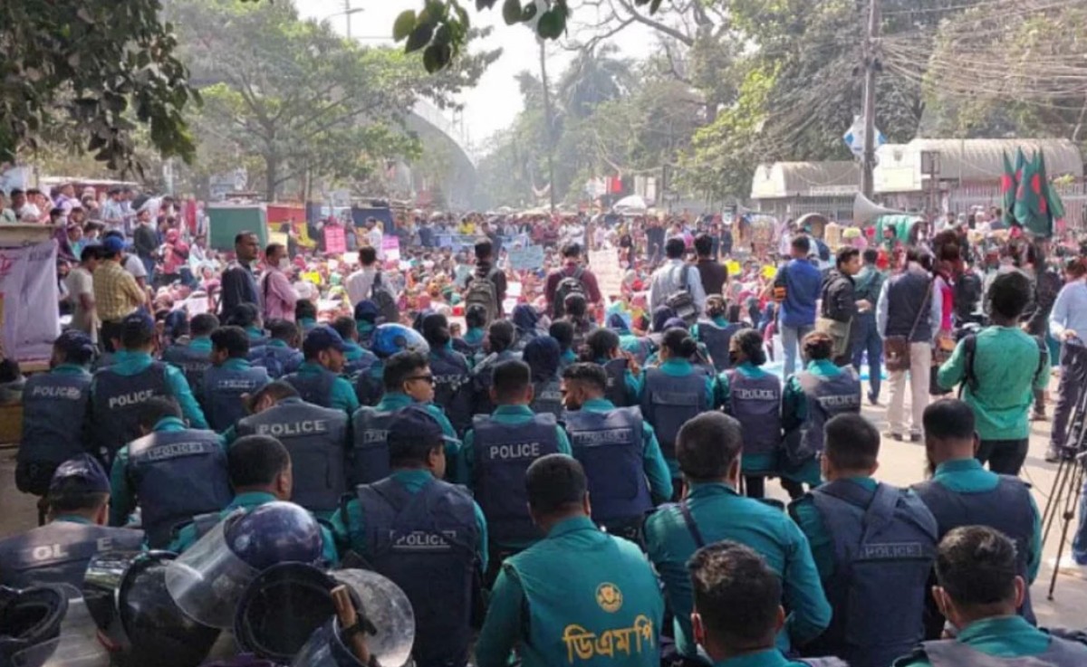 আজ এগারোতম দিনেও শাহবাগে সমাবেশ করছেন প্রাথমিকের নিয়োগ বাতিল হওয়া প্রার্থীরা