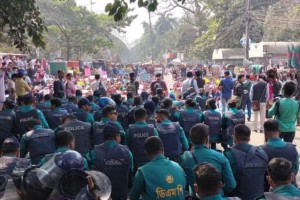 আজ এগারোতম দিনেও শাহবাগে সমাবেশ করছেন প্রাথমিকের নিয়োগ বাতিল হওয়া প্রার্থীরা