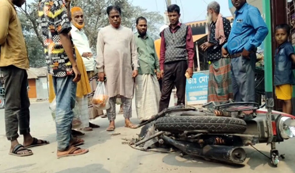 সড়ক দুর্ঘটনায় প্রাণ গেলো চাচা-ভাতিজির 3 sorok 1740727302 সড়ক দুর্ঘটনায় প্রাণ গেলো চাচা-ভাতিজির