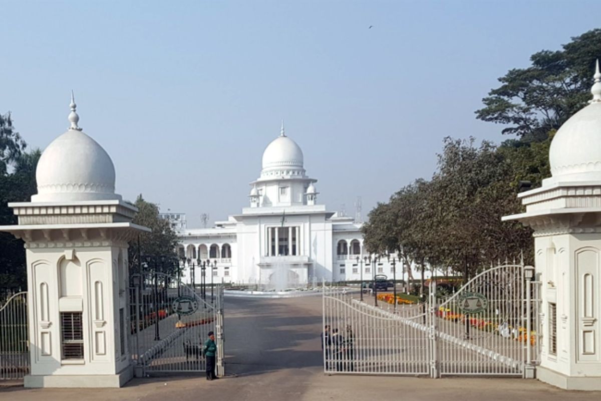 সুপ্রিম কোর্টের বিচারক নিয়োগ অধ্যাদেশের চারটি ধারা নিয়ে রিট