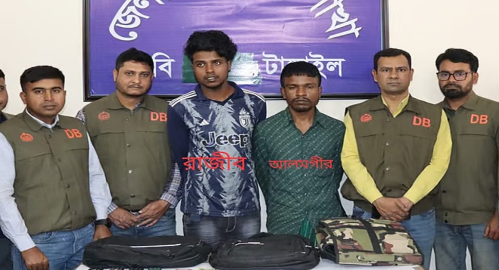 চলন্ত বাসে ডাকাতি-শ্লীলতাহানি: সর্দারসহ গ্রেপ্তার আরও ২ 4 tangail 1740480338 চলন্ত বাসে ডাকাতি-শ্লীলতাহানি: সর্দারসহ গ্রেপ্তার আরও ২