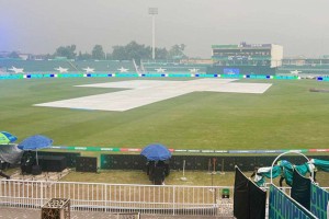 বাংলাদেশ-পাকিস্তান ম্যাচে টসে বিলম্ব