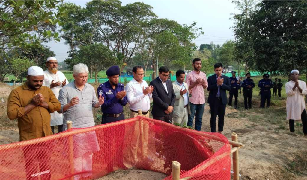সিলেটে শহিদ গৌছ উদ্দিনের কবর জিয়ারত করলেন উপদেষ্টা আদিলুর রহমান খান 4 আদিলুর রহমান 1740755872 সিলেটে শহিদ গৌছ উদ্দিনের কবর জিয়ারত করলেন উপদেষ্টা আদিলুর রহমান খান