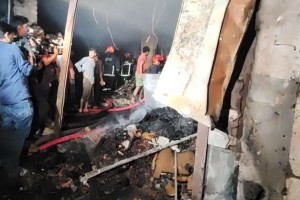 শেষ রাতে রাজধানীর শেওড়াপাড়া কাঁচাবাজারে অগ্নিকাণ্ড