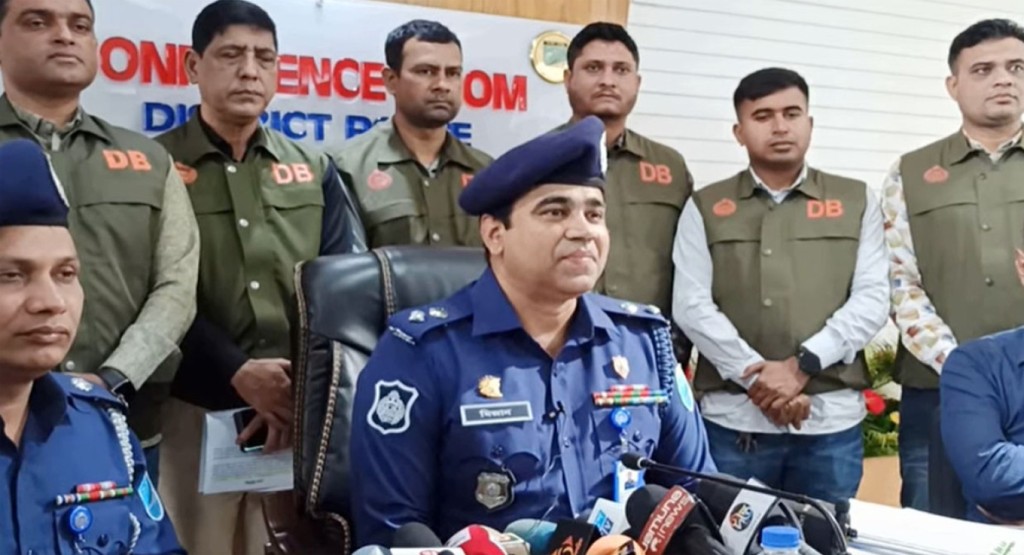 বাসে ডাকাতির সময় কোনো ধর্ষণের ঘটনা ঘটেনি: এসপি 2 টাঙ্গাইল 1740224565 বাসে ডাকাতির সময় কোনো ধর্ষণের ঘটনা ঘটেনি: এসপি
